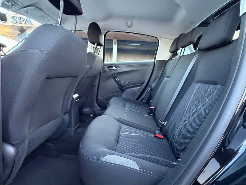Peugeot 208 1, 2 i Klima Перфектна, снимка 15 - Автомобили и джипове - 53169329
