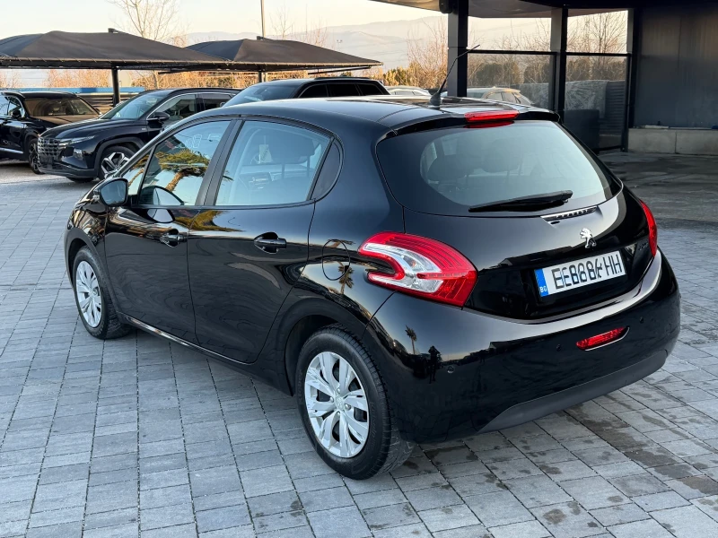Peugeot 208 1, 2 i Klima Перфектна, снимка 6 - Автомобили и джипове - 53169329