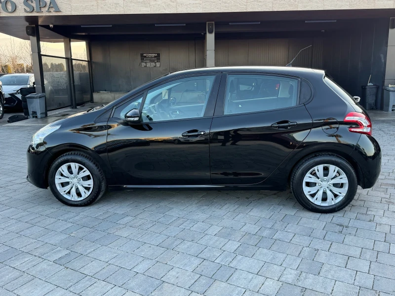 Peugeot 208 1, 2 i Klima Перфектна, снимка 7 - Автомобили и джипове - 53169329