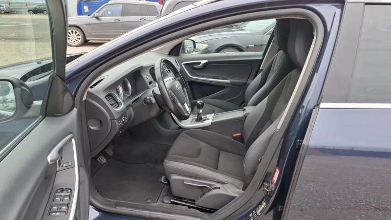 Volvo V60 NOV VNOS GERMANY, снимка 9 - Автомобили и джипове - 53245860