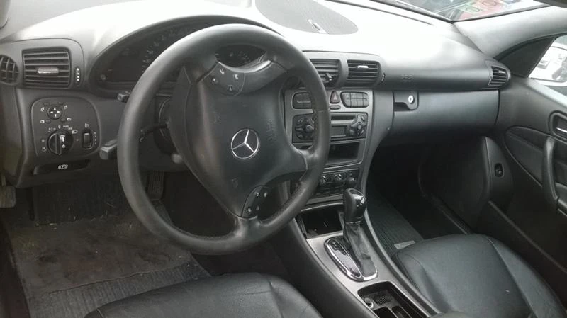 Mercedes-Benz C 220 5 броя 2.2CDI 6ск. и автомат, снимка 4 - Автомобили и джипове - 18334616