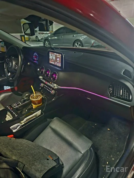 Kia Stinger, снимка 10 - Автомобили и джипове - 53609820