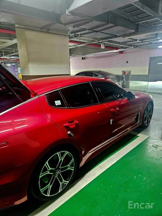 Kia Stinger, снимка 7 - Автомобили и джипове - 53609820