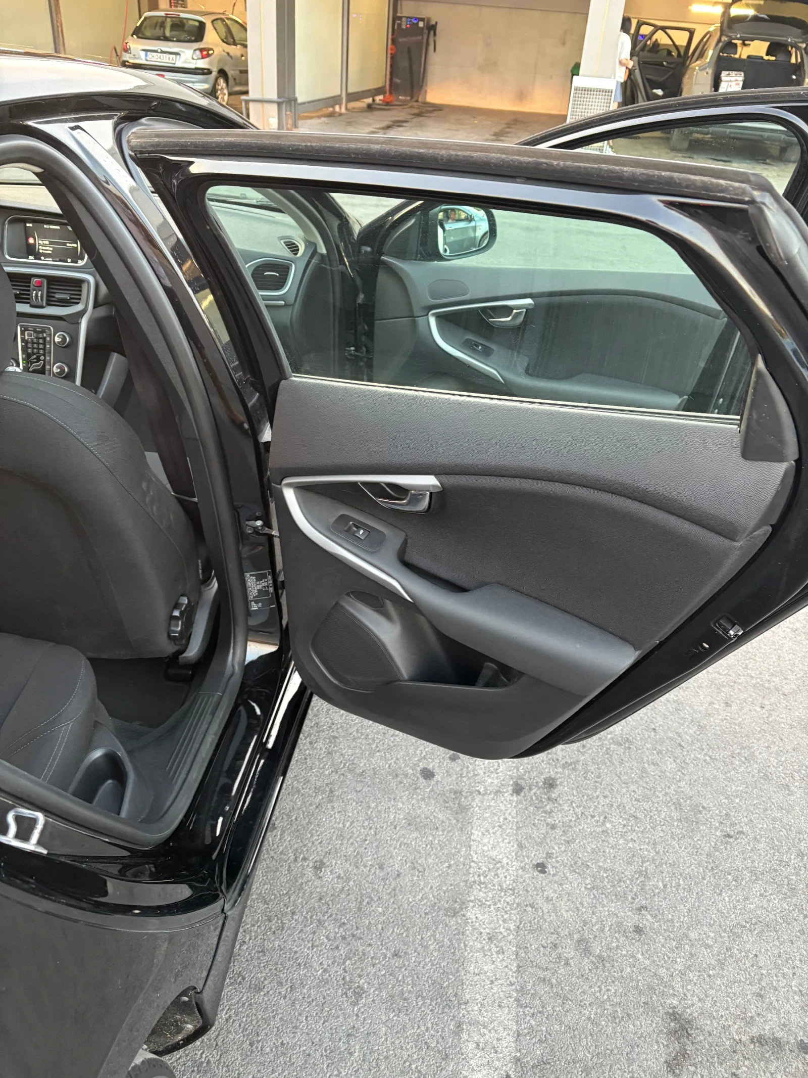 Volvo V40 D2 1, 6hdi 115hp 132, 000KM  | Mobile.bg   11