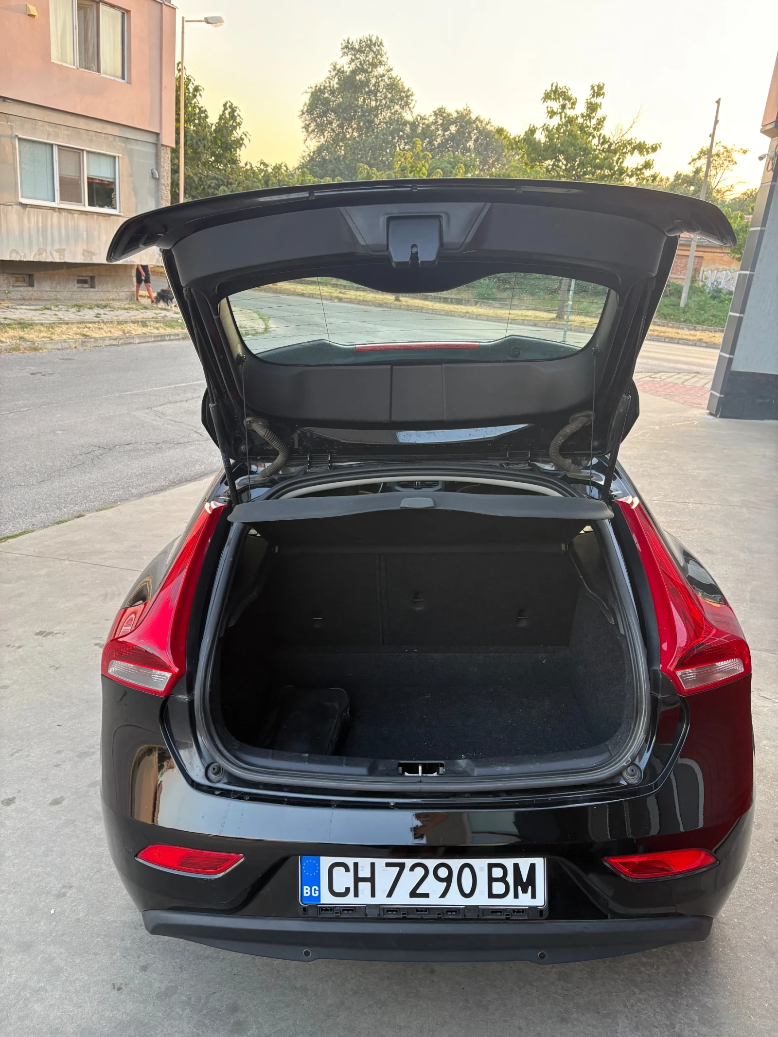 Volvo V40 D2 1, 6hdi 115hp 132, 000KM  - изображение 6