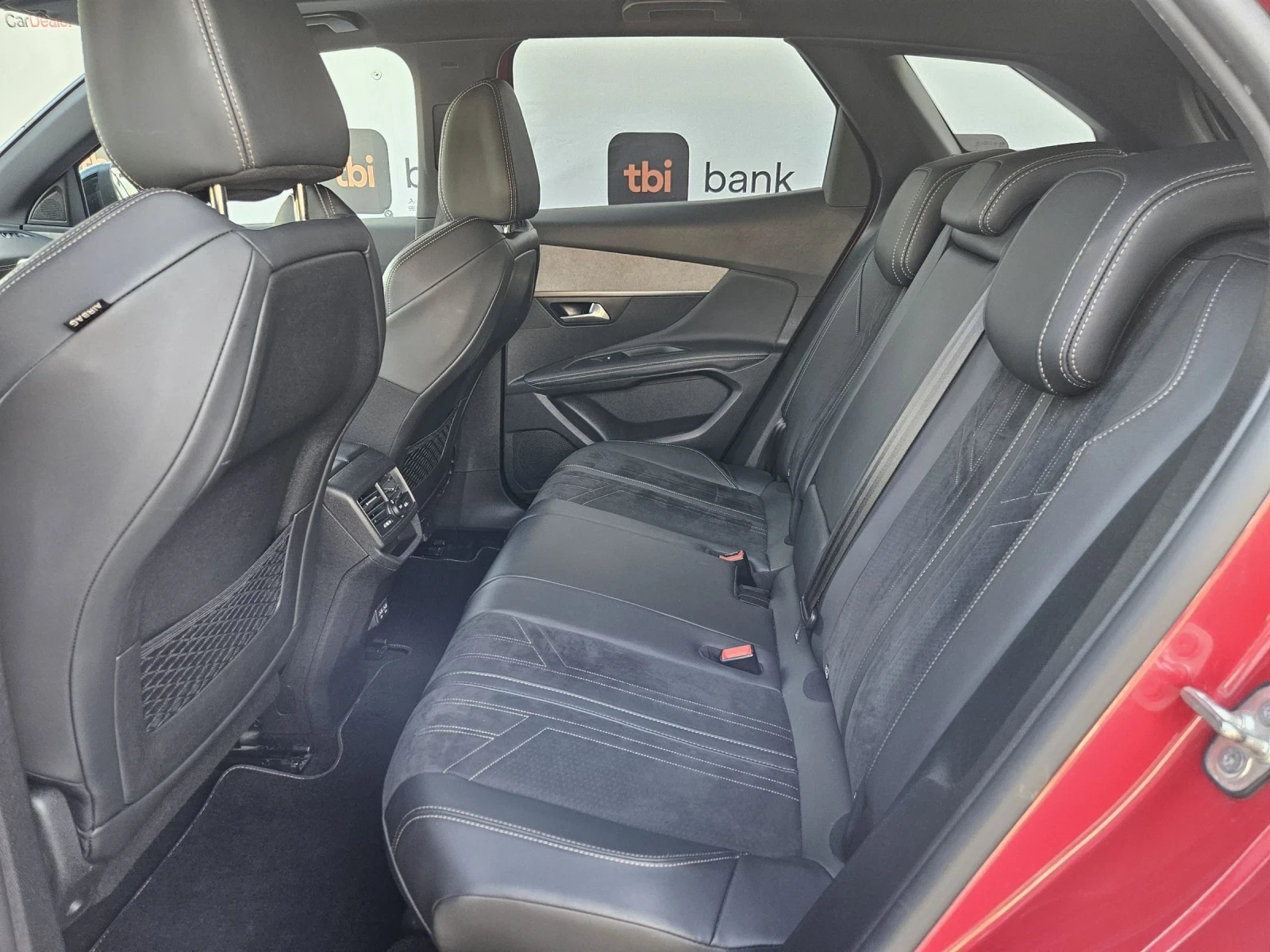 Peugeot 3008 1.5D-131кс= GT LINE= 91.000km= ДИСТР= ПАНО= FULL - изображение 9