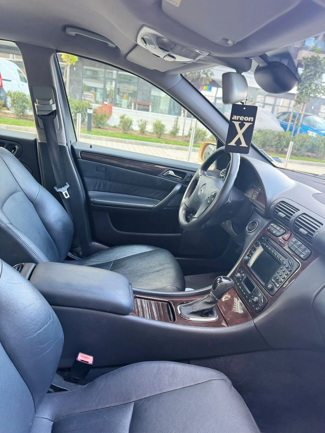 Mercedes-Benz C 320  - изображение 10