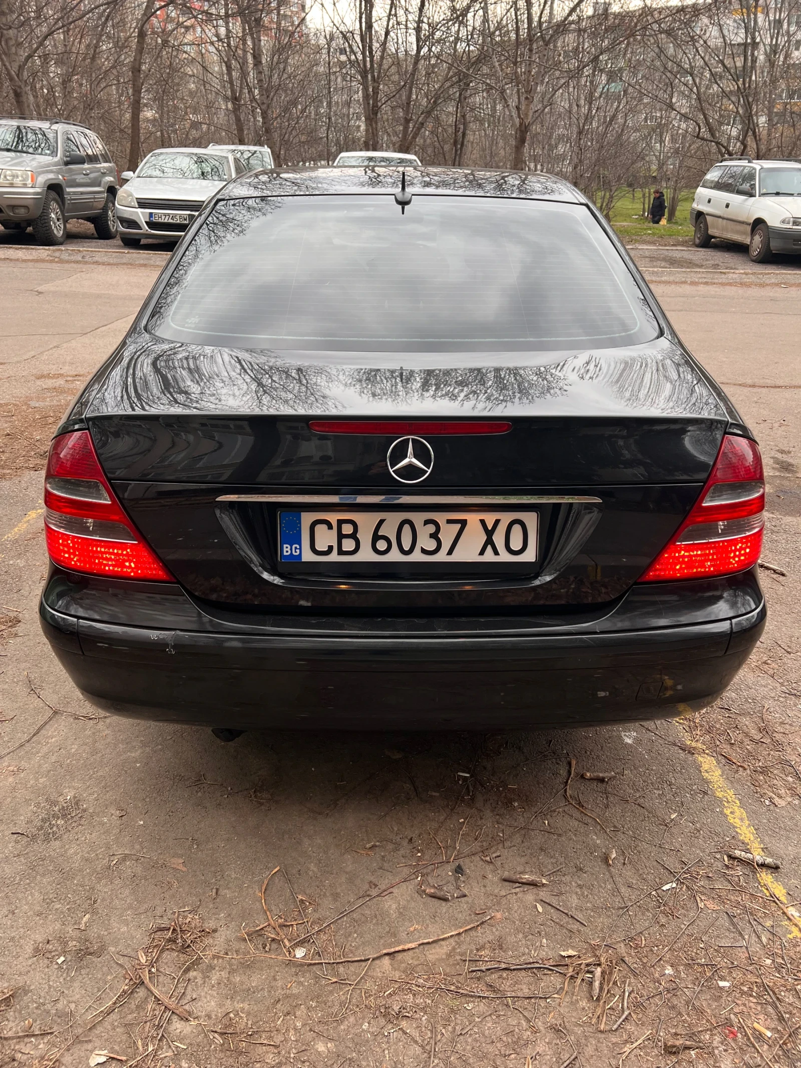 Mercedes-Benz E 270 2.7 CDI, снимка 8 - Автомобили и джипове - 53916455