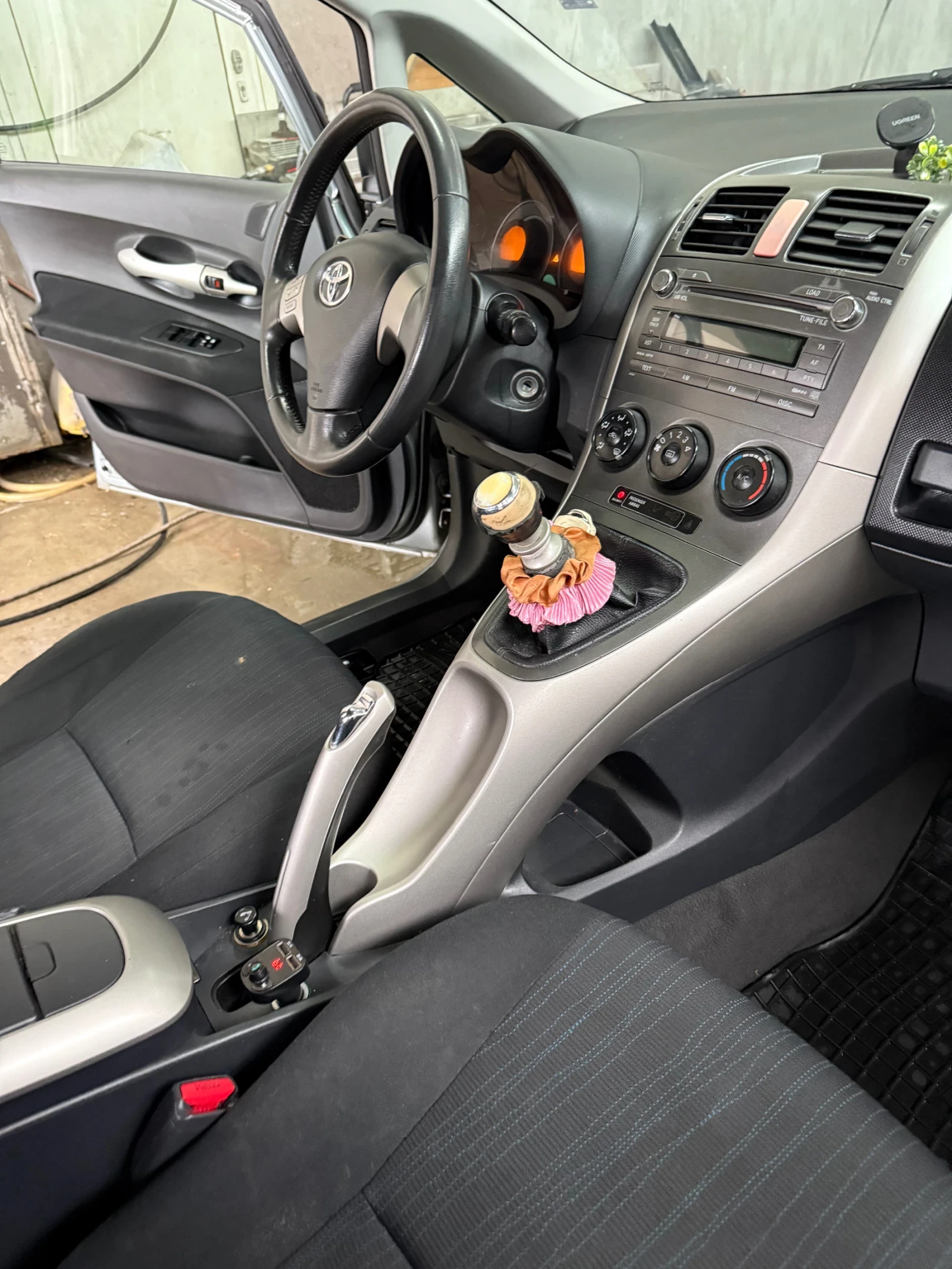 Toyota Auris, снимка 7 - Автомобили и джипове - 54029435