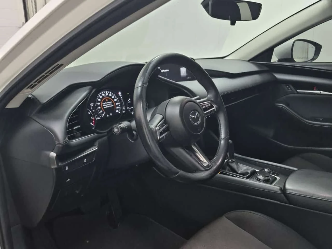 Mazda 3 GS| МЪРТВА ТОЧКА| ЗАДНА КАМЕРА| 2 КЛЮЧА| , снимка 11 - Автомобили и джипове - 54376921