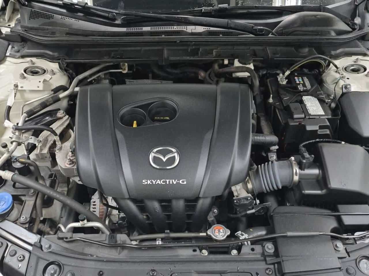Mazda 3 GS| МЪРТВА ТОЧКА| ЗАДНА КАМЕРА| 2 КЛЮЧА| , снимка 9 - Автомобили и джипове - 54376921