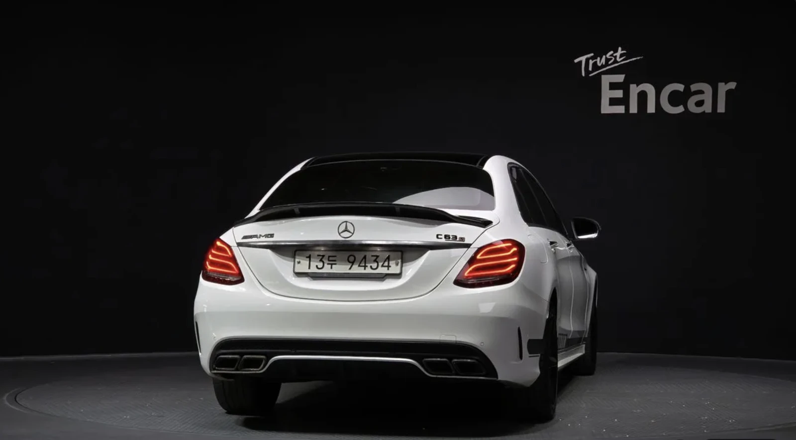 Mercedes-Benz C 250 C63 AMG ПАКЕТ/ CARPLAY/ ШИБИДАХ / FULL!, снимка 4 - Автомобили и джипове - 54631838