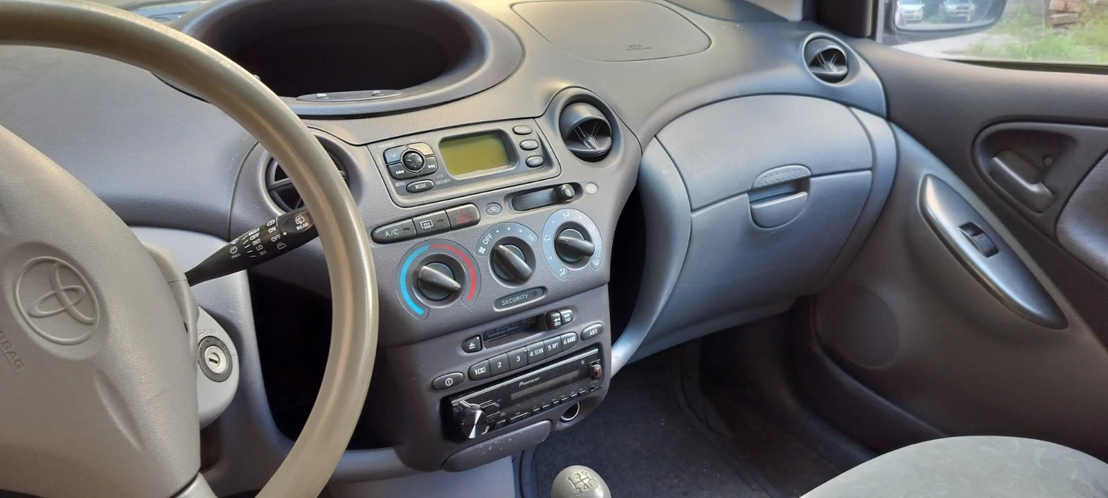 Toyota Yaris, снимка 6 - Автомобили и джипове - 54698348