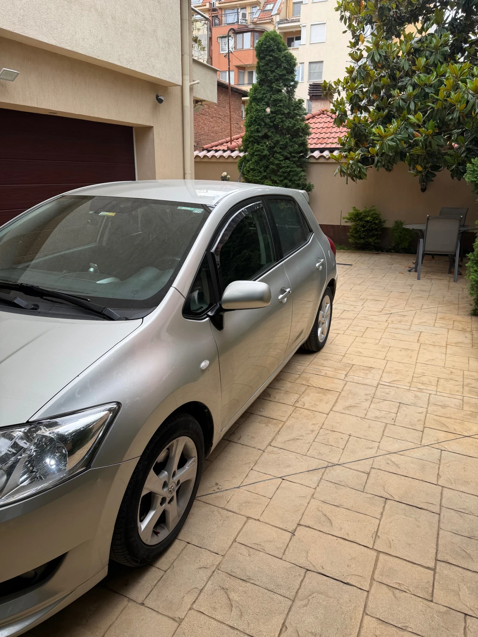 Toyota Auris, снимка 2 - Автомобили и джипове - 54728415