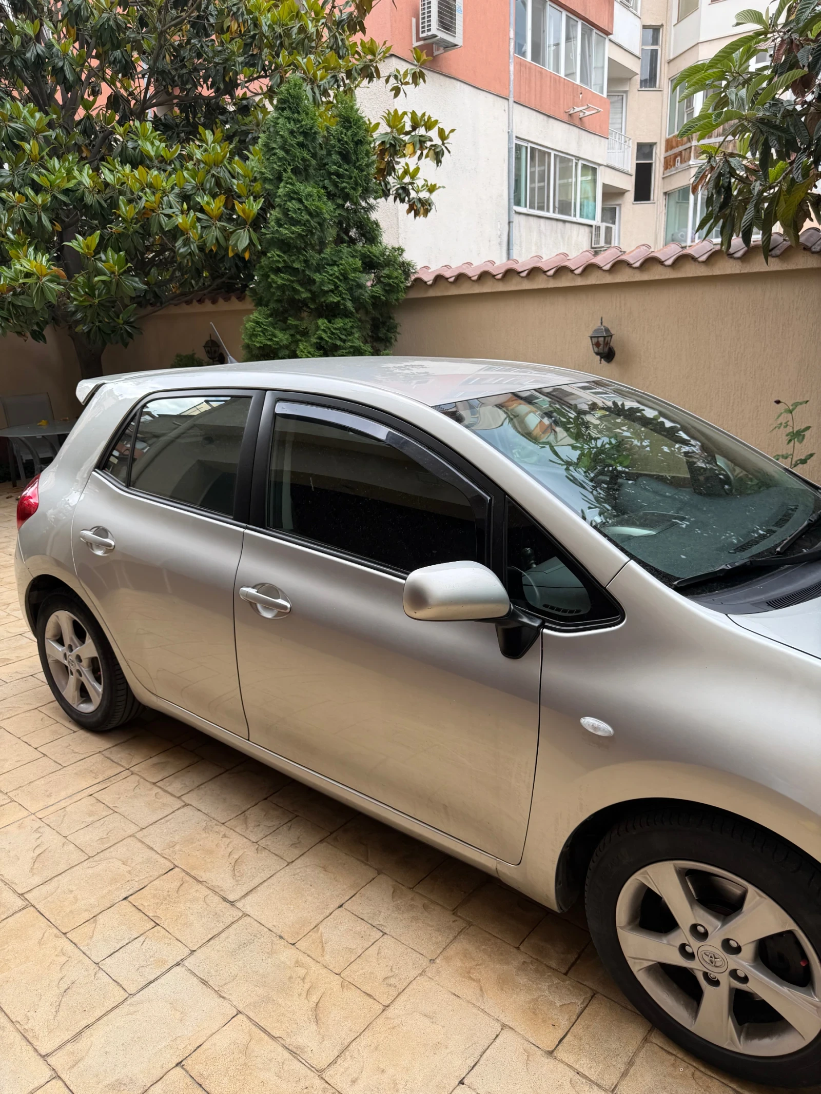 Toyota Auris, снимка 3 - Автомобили и джипове - 54728415