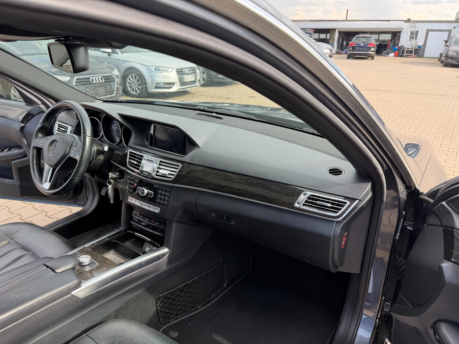 Mercedes-Benz E 220 CDI AVTOMAT/NAVI/KOJA EURO 5, снимка 11 - Автомобили и джипове - 55043137