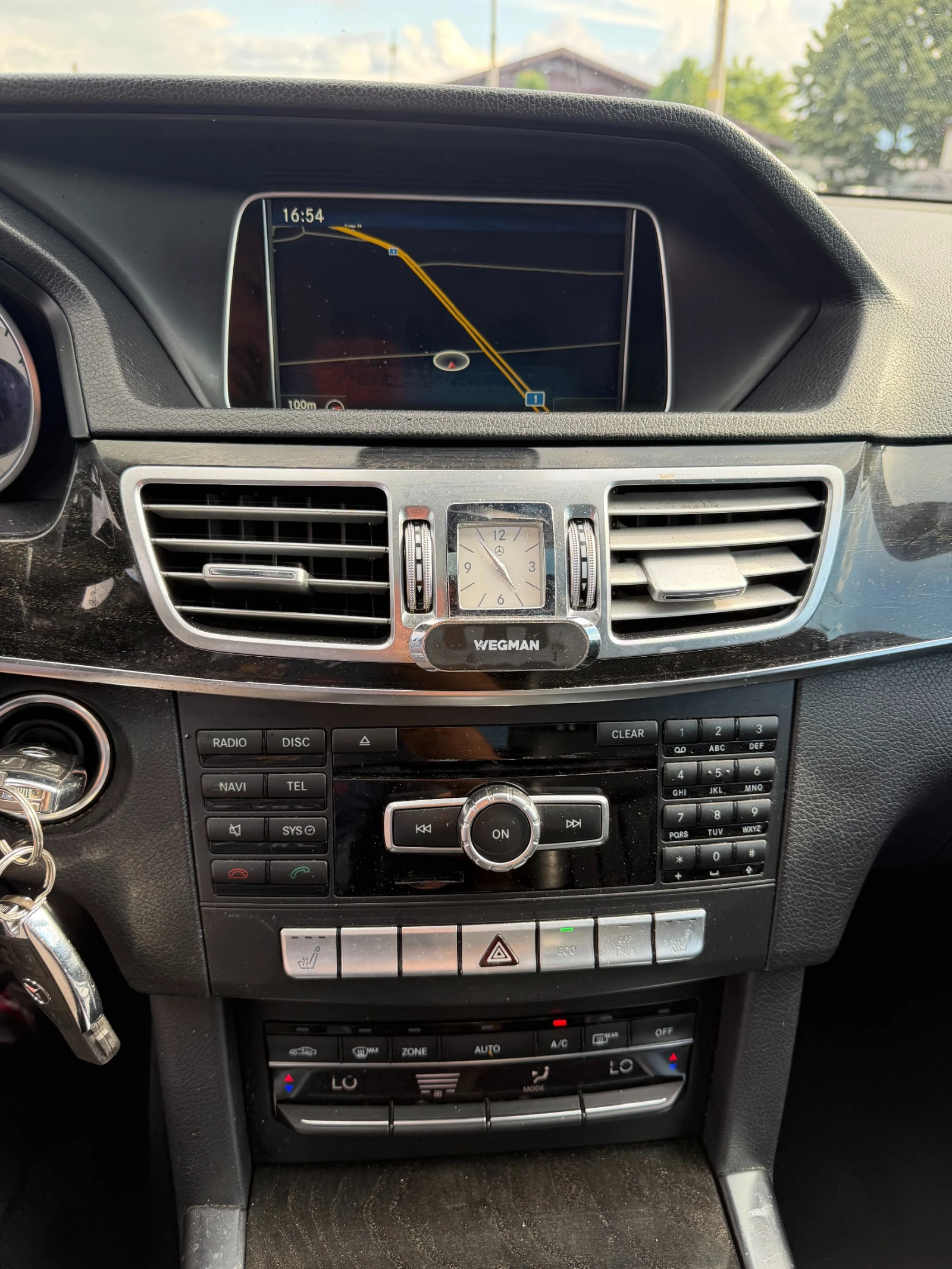 Mercedes-Benz E 220 CDI AVTOMAT/NAVI/KOJA EURO 5, снимка 15 - Автомобили и джипове - 55043137
