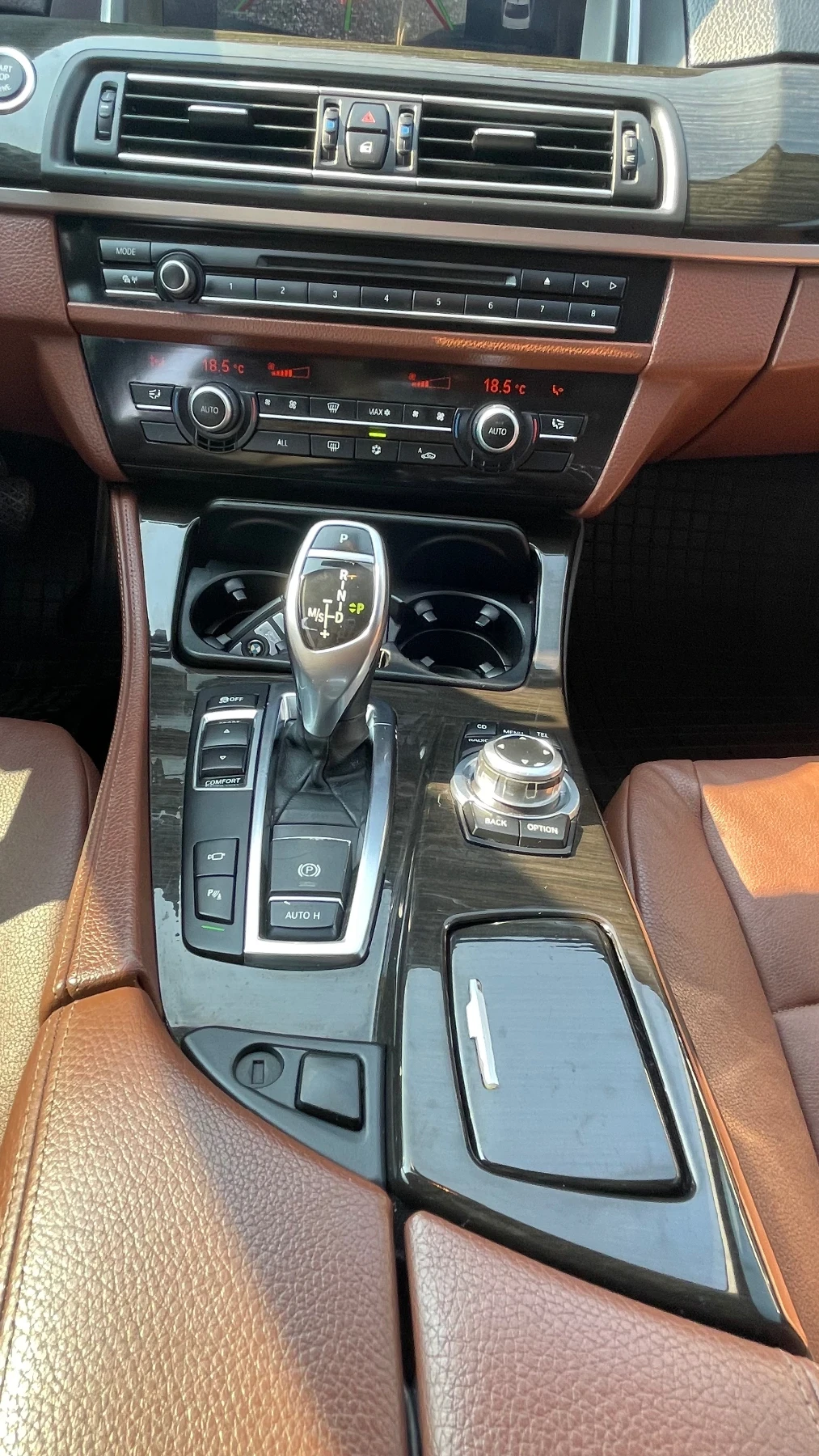 BMW 530 530i 3.0/258к.с. НАВИ/АВТОМАТ/Бензин, снимка 15 - Автомобили и джипове - 55769939