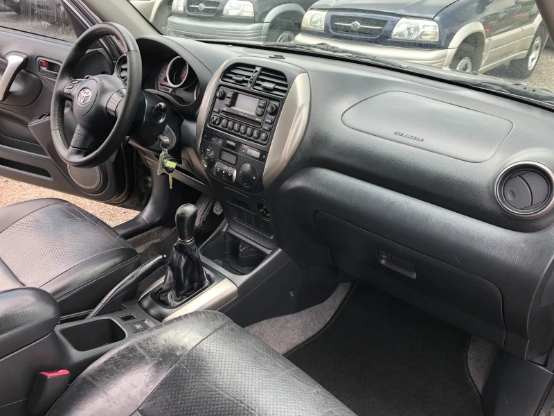 Toyota Rav4 2.0 VVTI  UNIKAT ГЪРЦИЯ, снимка 16 - Автомобили и джипове - 45750144