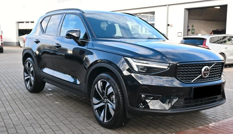 Volvo XC40 B4 AWD = Plus Dark= Гаранция, снимка 1 - Автомобили и джипове - 46721313