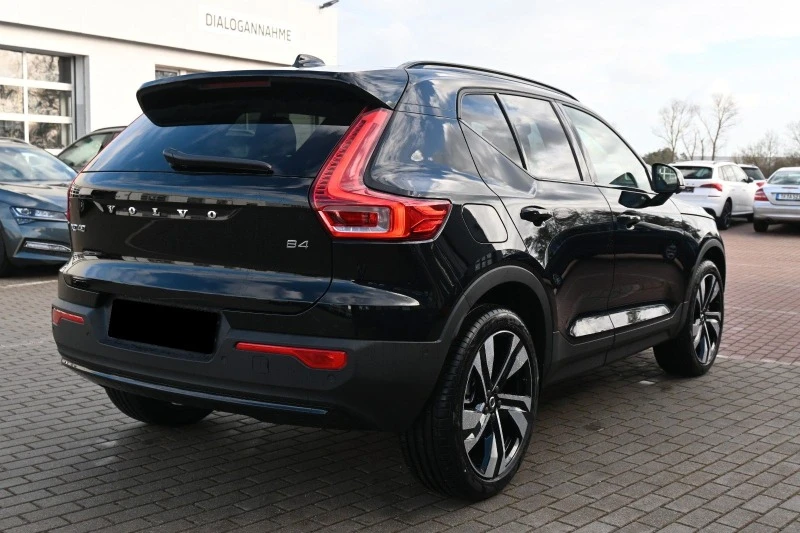 Volvo XC40 B4 AWD = Plus Dark= Гаранция, снимка 3 - Автомобили и джипове - 46721313