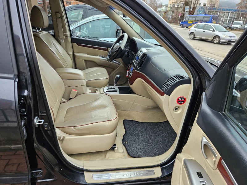 Hyundai Santa fe 2.2D, 155к.с., Кожа, Автомат, Подгрев, 7 места!, снимка 10 - Автомобили и джипове - 48477771