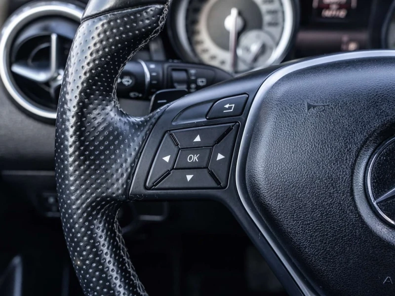 Mercedes-Benz GLA * GLA250 4 MATIC * CARFAX * ЦЕНА ДО БГ, снимка 9 - Автомобили и джипове - 53233359