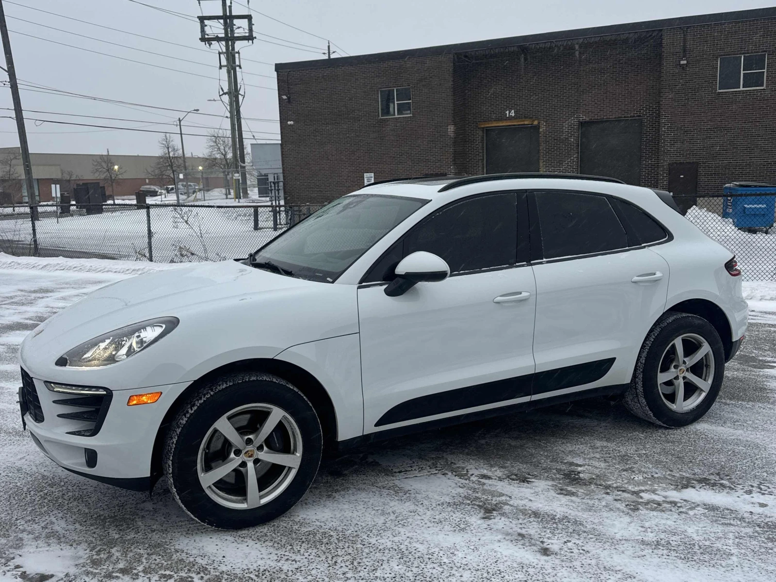 Porsche Macan Sport Edition AWD* CARFAX * ФИНАНСИРАНЕ  - изображение 2