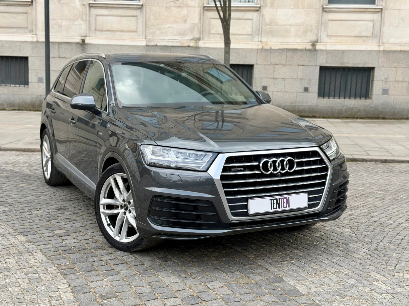 Audi Q7 Quattro Full S Line / Баклава / 360/ B&O/ Air, снимка 3 - Автомобили и джипове - 53961528