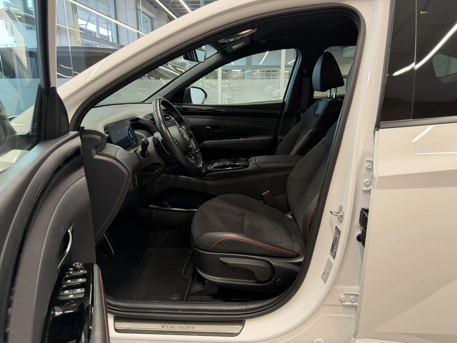 Hyundai Tucson EXCLUSIVE N line Hybrid AWD, снимка 15 - Автомобили и джипове - 54237887