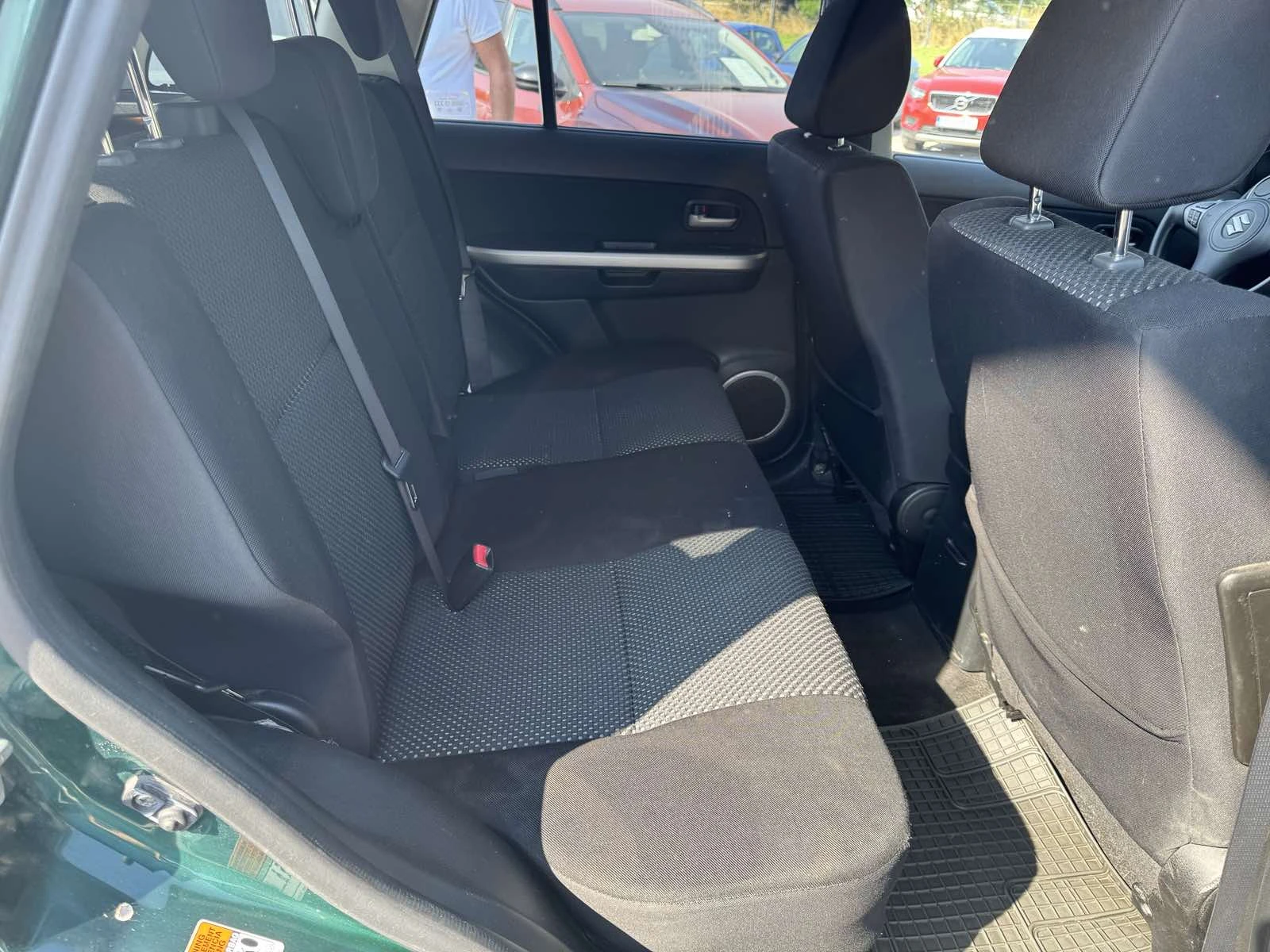 Suzuki Vitara 2.0I Автоматик 4x4, снимка 10 - Автомобили и джипове - 55616274