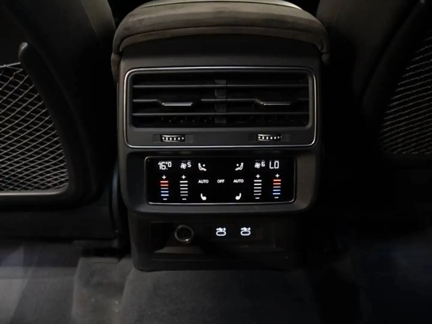 Audi RSQ8 CARBON* 3D B&O* DIS* MATRIX* PANO* �����* ALCANTAR | Mobile.bg � ����������� 17