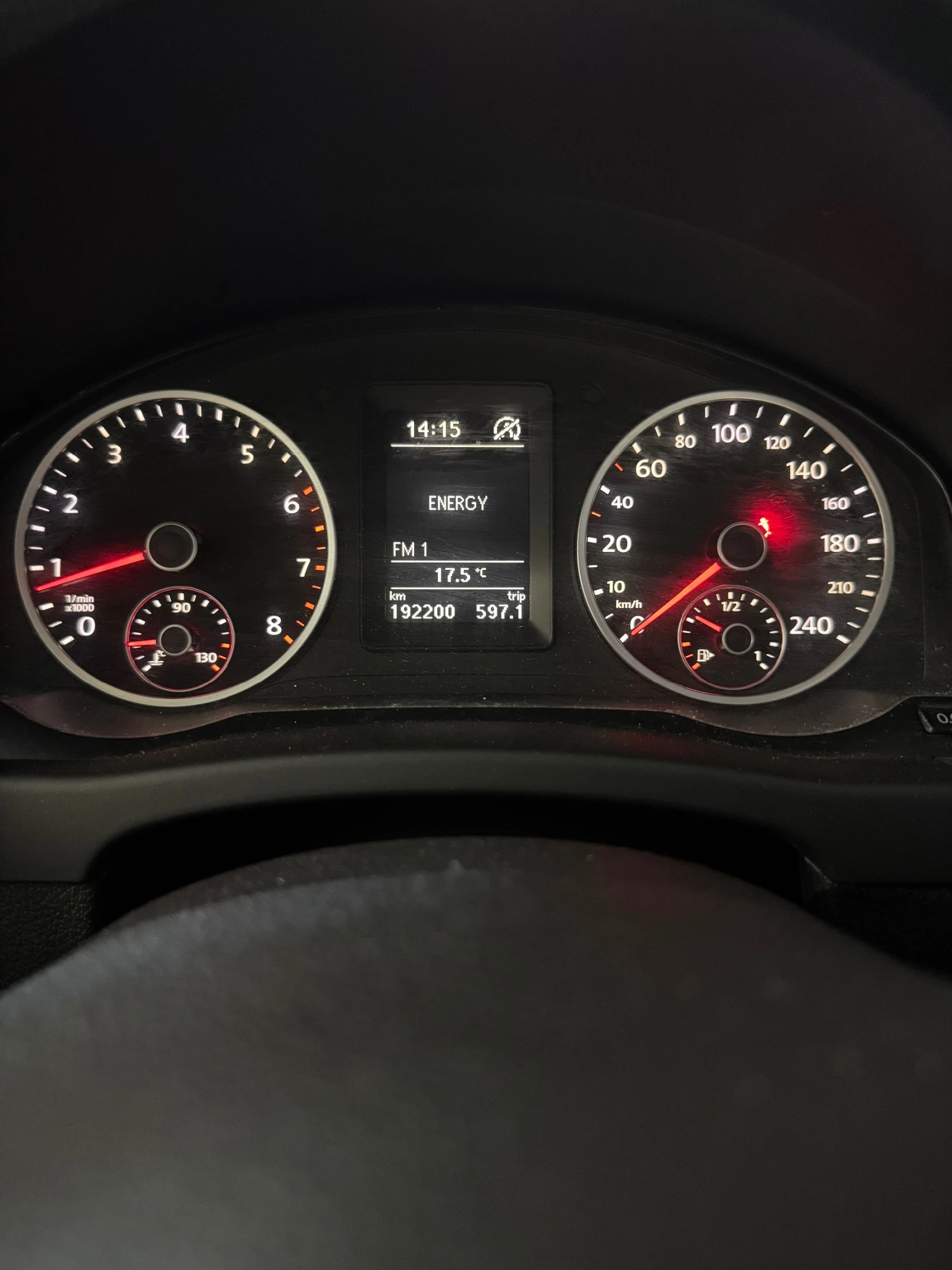VW Tiguan 1.4 , снимка 10 - Автомобили и джипове - 56718102