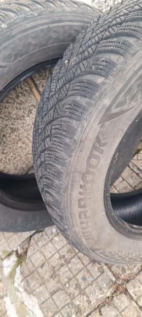 Гуми Зимни 225/50R17, снимка 13