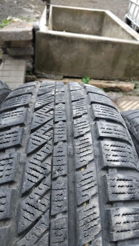Гуми Зимни 175/65R15, снимка 2