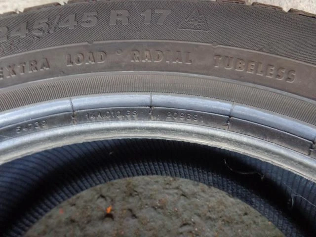 Гуми Зимни 245/45R17, снимка 11 - Гуми и джанти - 18655675