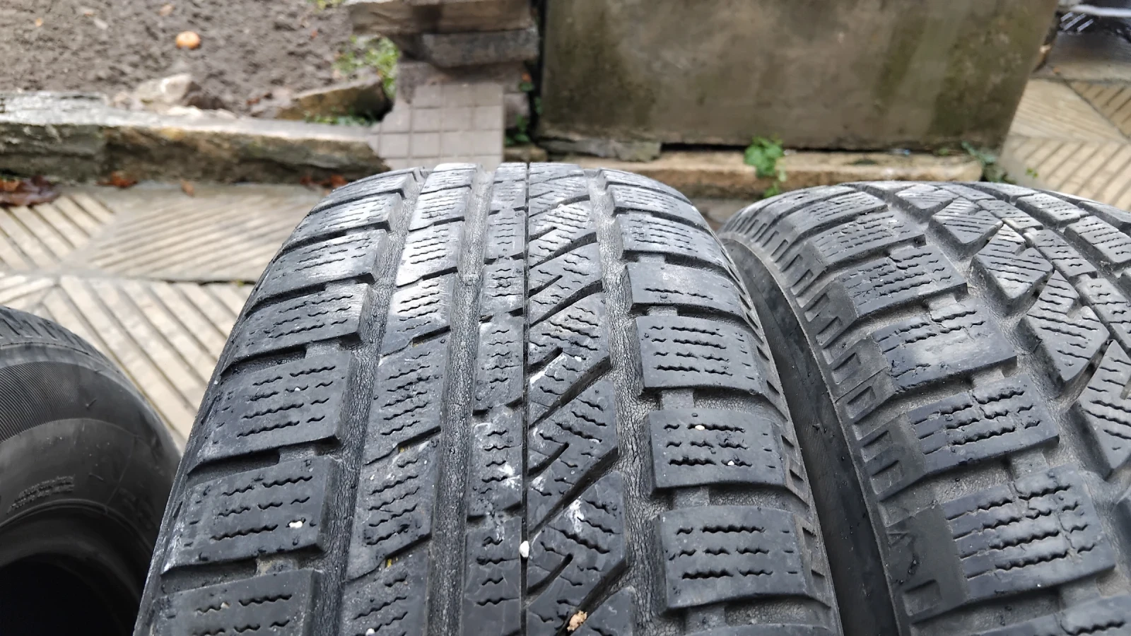 Гуми Зимни 175/65R15, снимка 3 - Гуми и джанти - 56688207