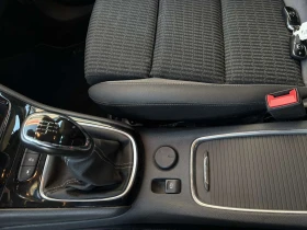 Opel Astra Sports Tourer 1.2 Turbo - Facelift, снимка 12