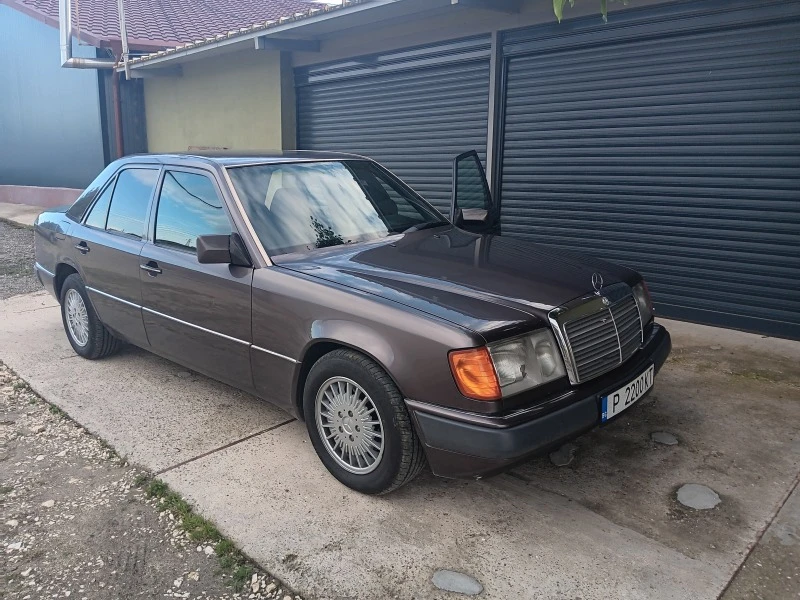 Mercedes-Benz E 300, снимка 6 - Автомобили и джипове - 47249286