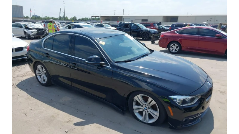 BMW 330 i  Facelift, снимка 3 - Автомобили и джипове - 47204486