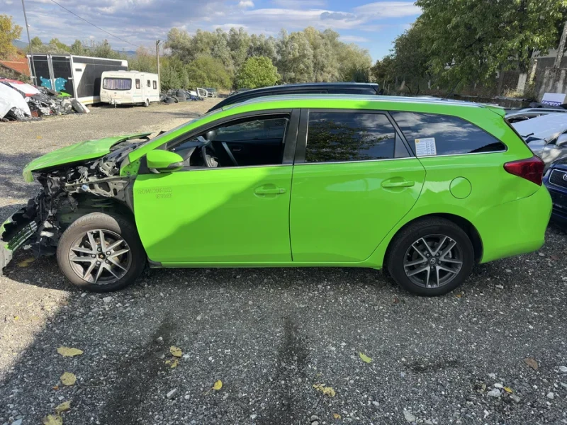 Toyota Auris НА ЧАСТИ! 1.8 hybrid