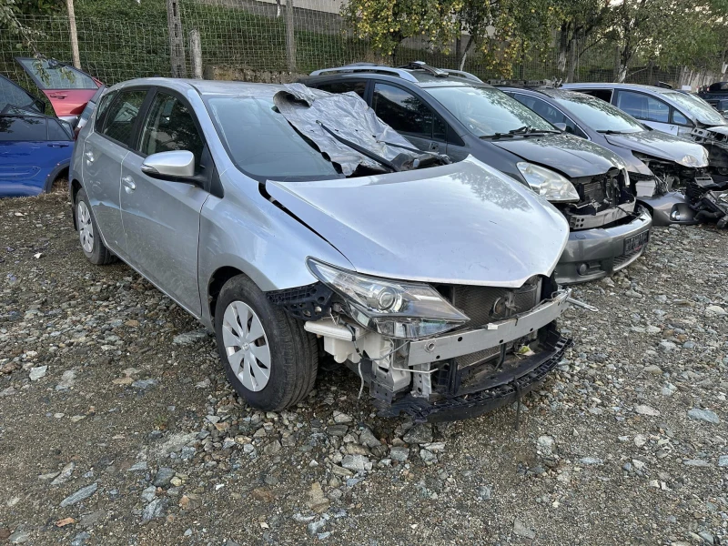 Toyota Auris НА ЧАСТИ! 1.4 d4d 90 кс, снимка 4 - Автомобили и джипове - 47874308