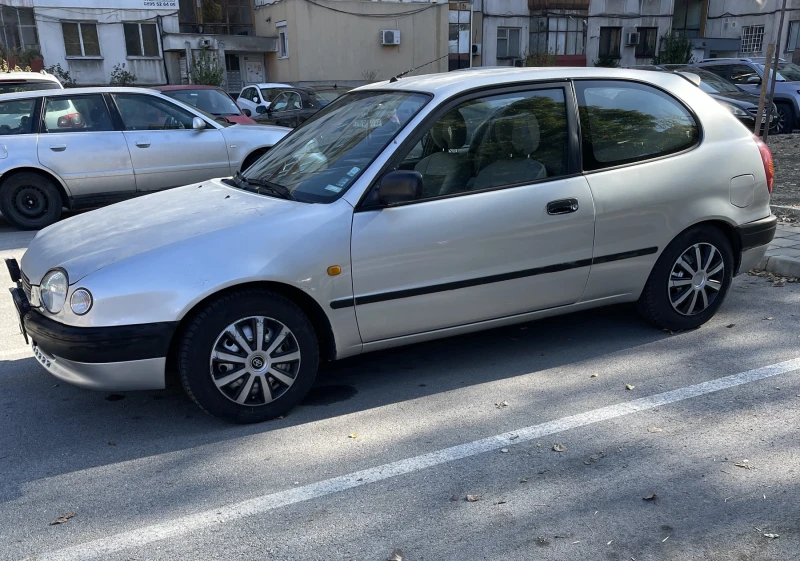 Toyota Corolla, снимка 1 - Автомобили и джипове - 48000397