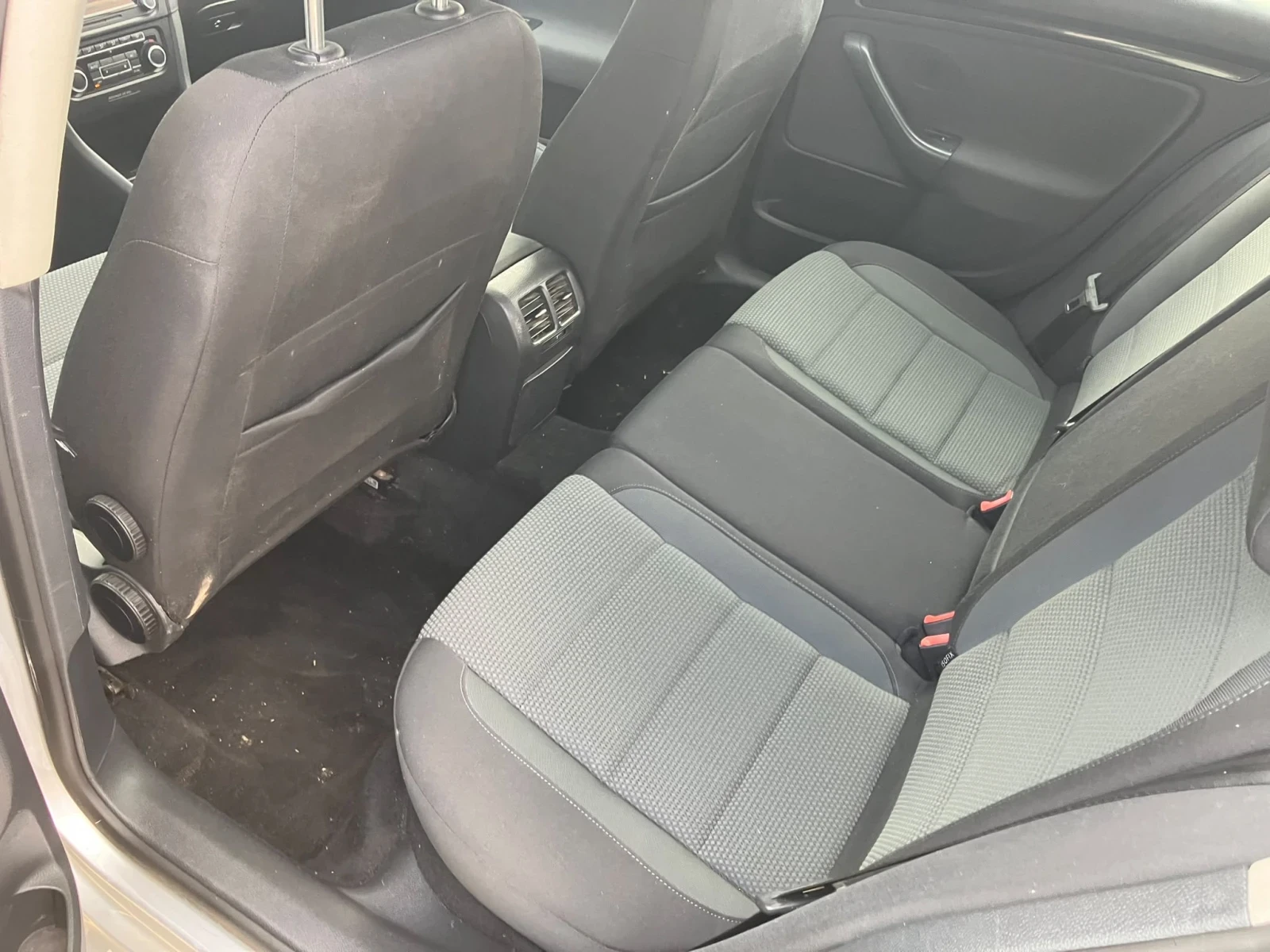VW Golf 2.0 TDI, снимка 9 - Автомобили и джипове - 45680948