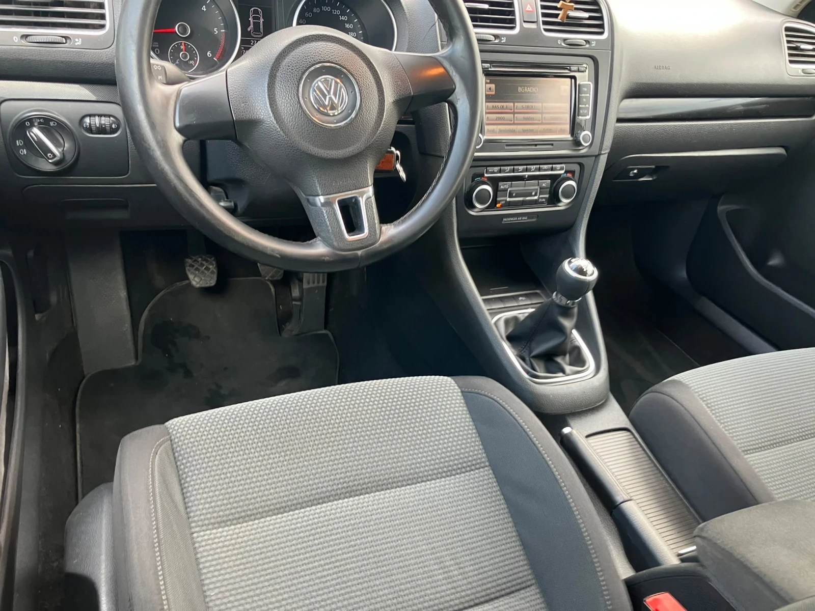 VW Golf 2.0 TDI, снимка 10 - Автомобили и джипове - 45680948
