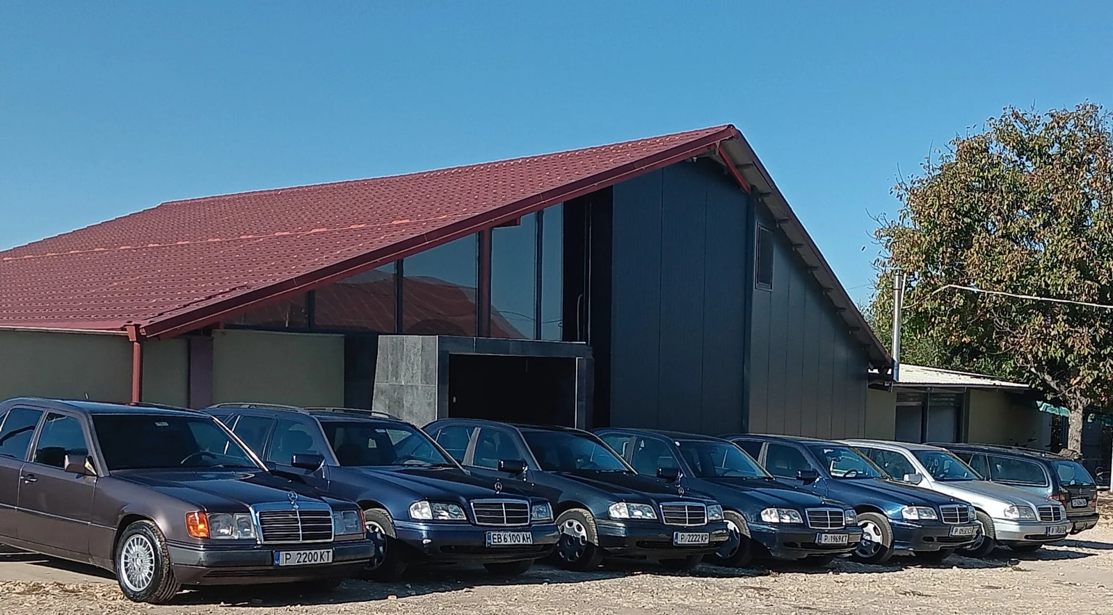 Mercedes-Benz E 300 | Mobile.bg   12