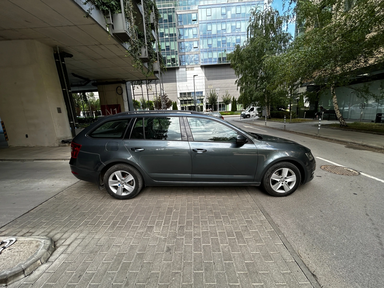 Skoda Octavia 2.0TDI AWD - изображение 4