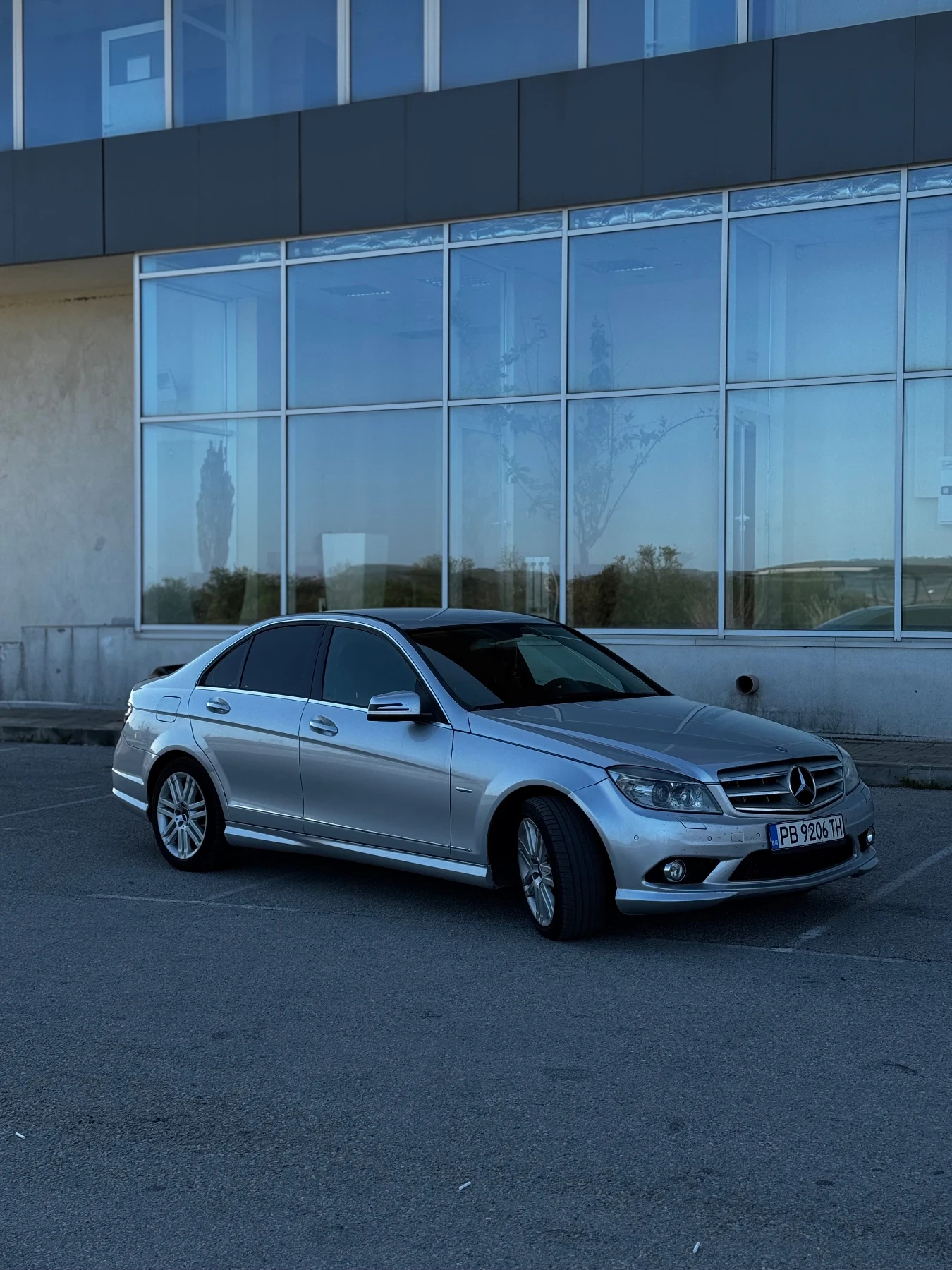Mercedes-Benz C 320  - изображение 3