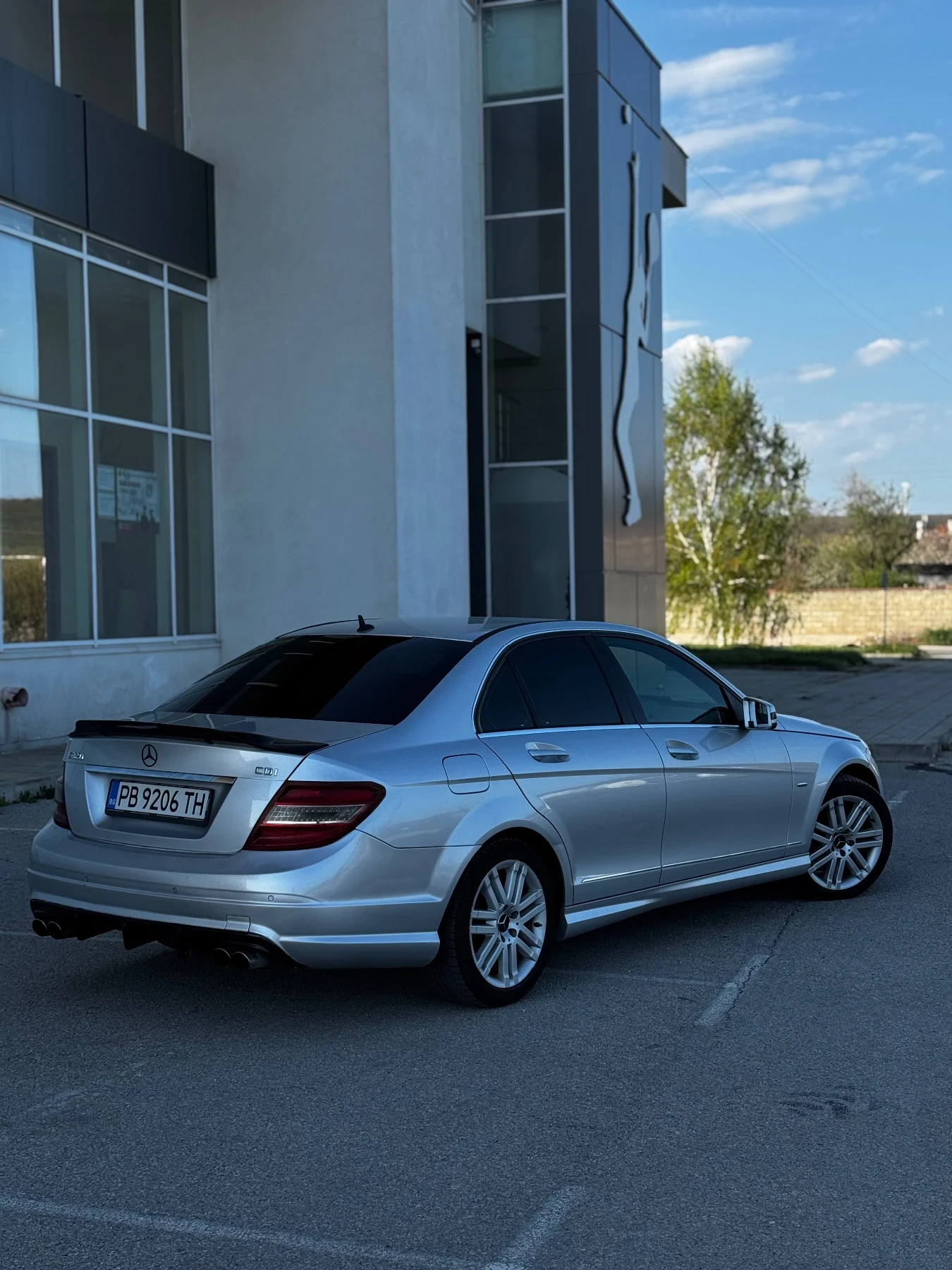 Mercedes-Benz C 320  - изображение 5