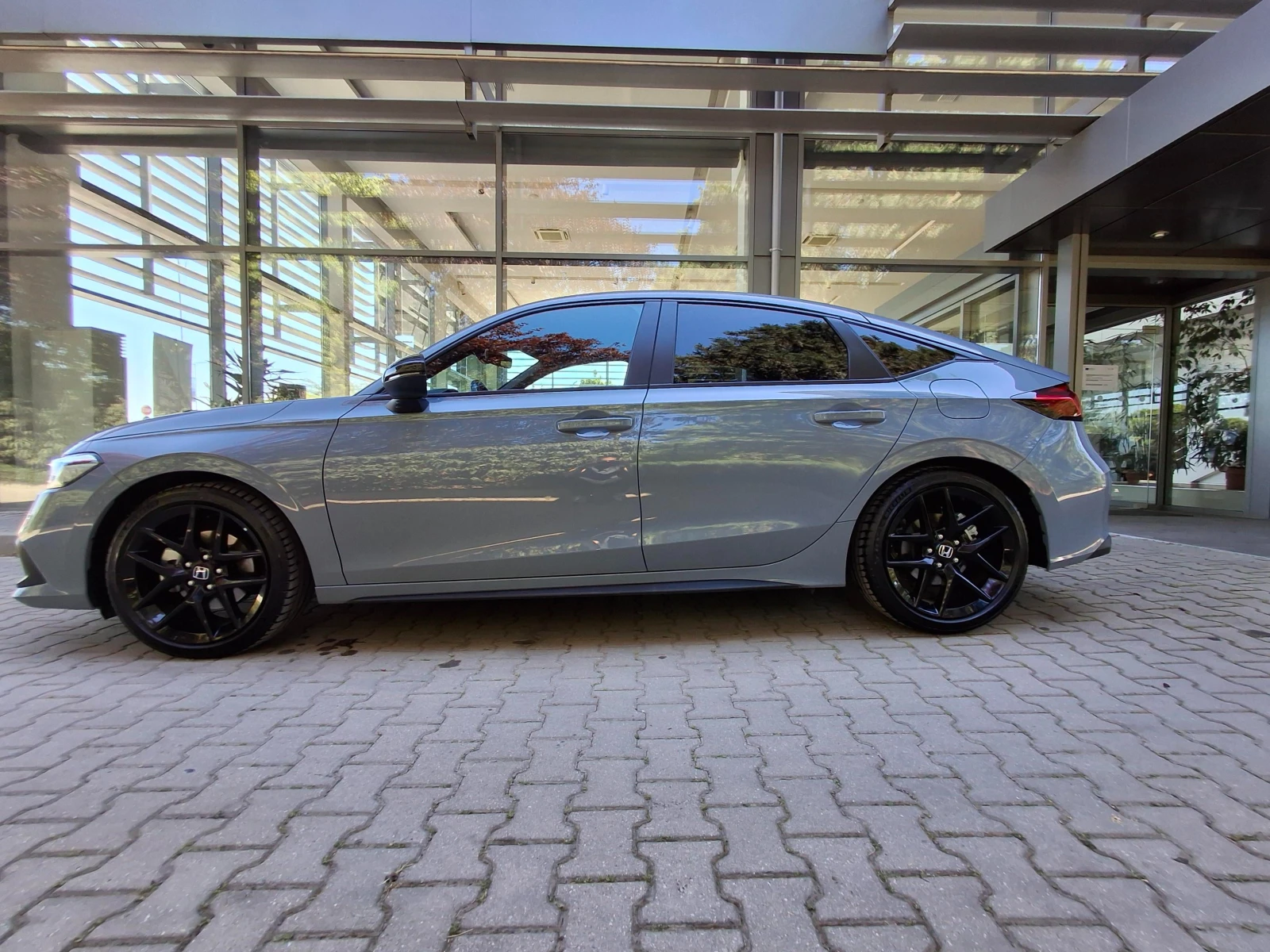 Honda Civic 2.0 i-MMD Hybrid Sport - изображение 8
